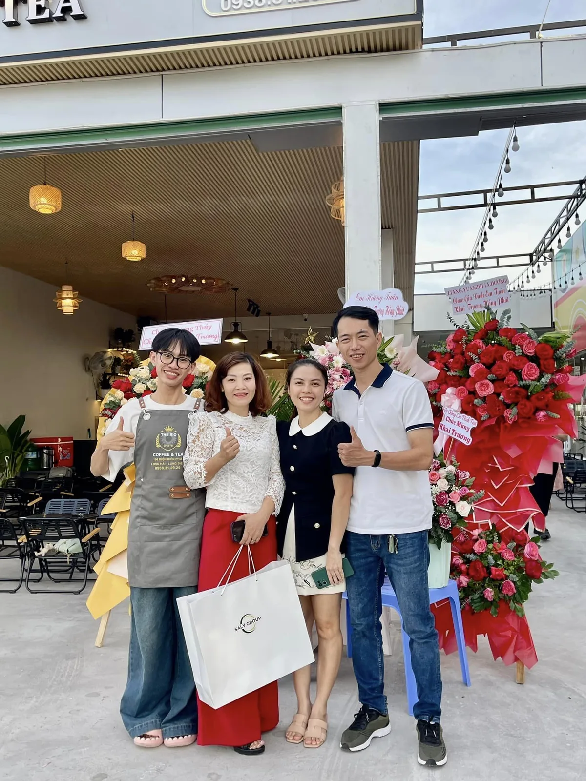 Buổi khai trương quán của học viên